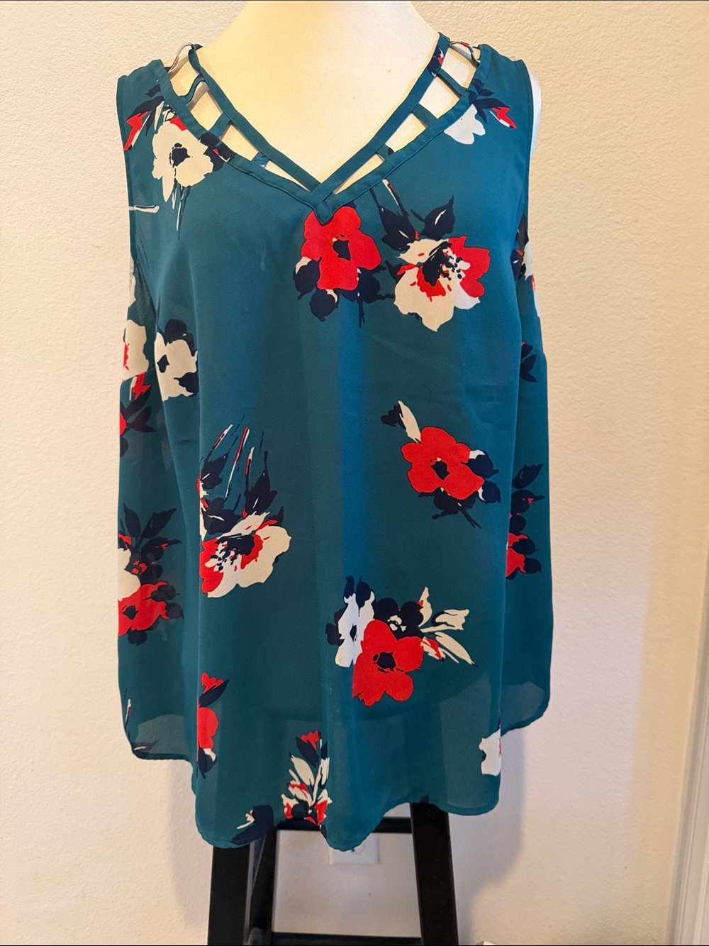 41 Hawthorn Teal Strappy Floral V-Neck Tank
